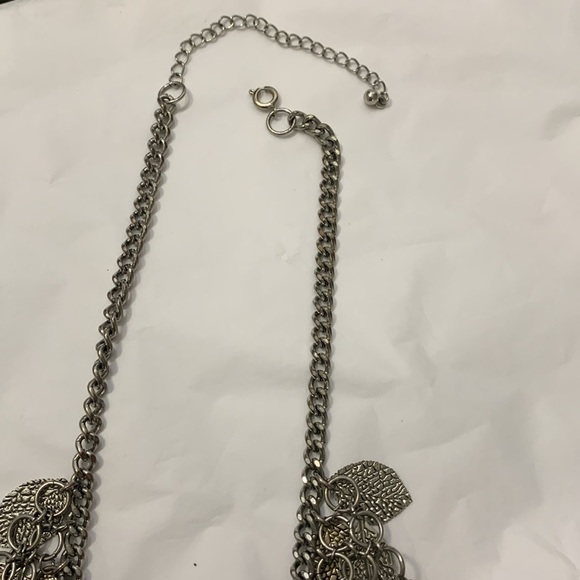 Tri Color Leaf Necklace & Earrings Set - Picture 4 of 8